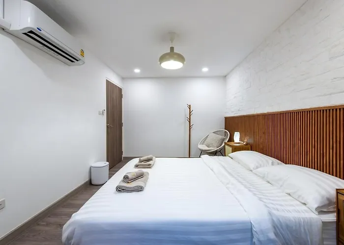 Modern Muji Style Townhouse Ari Area