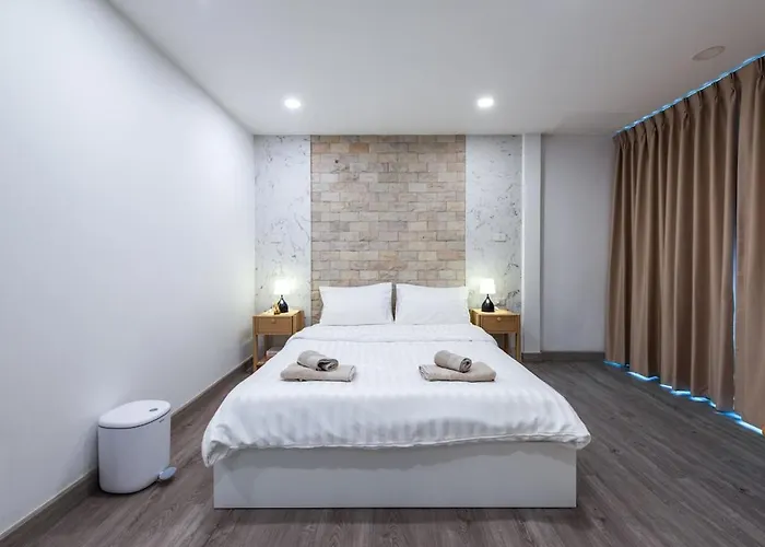 Modern Muji Style Townhouse Ari Area